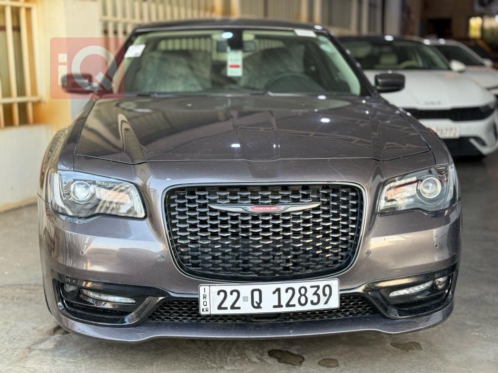 کرایسلەر 300